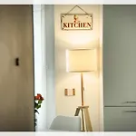 公寓 Your Place By The - Near Leonardo Academy, Mxp *