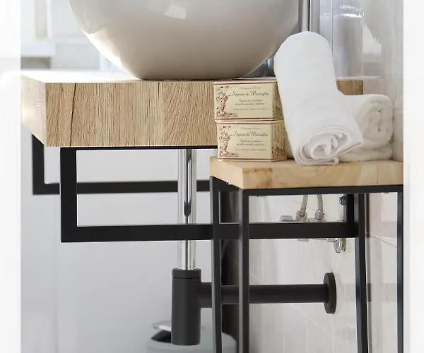 Your Place By The - Near Leonardo Academy, Mxp 아파트 *