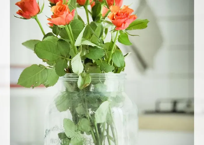 Your Place By The - Near Leonardo Academy, Mxp 아파트